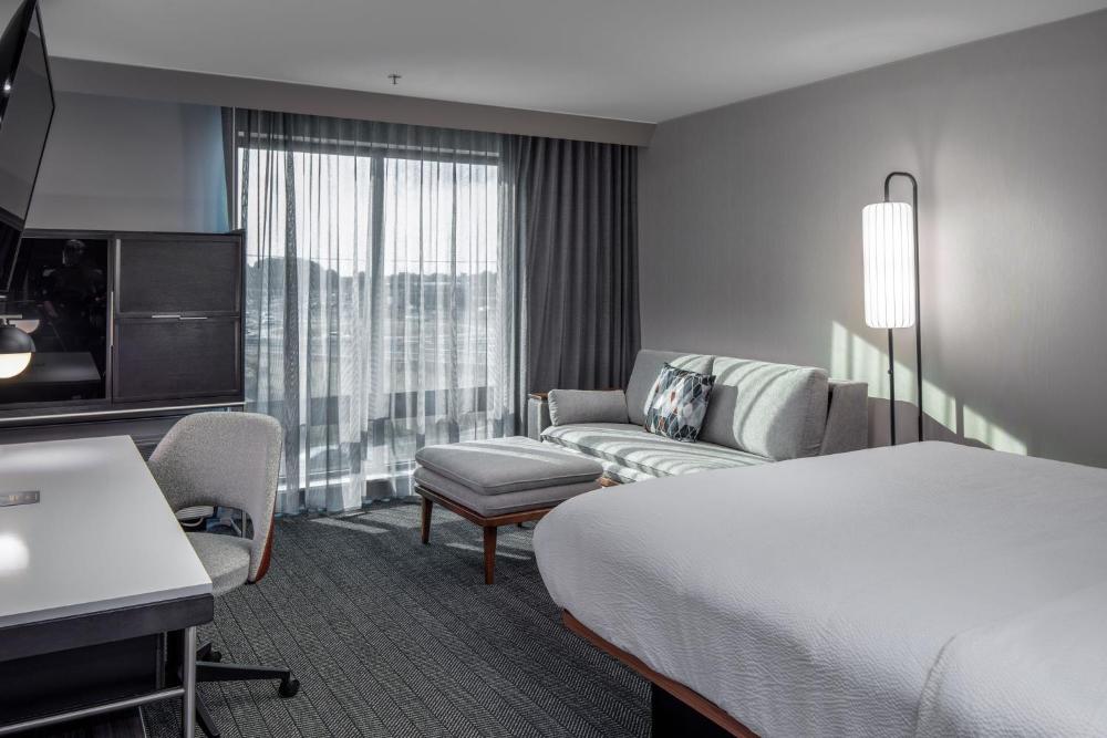 King Room with Sofa Bed interior